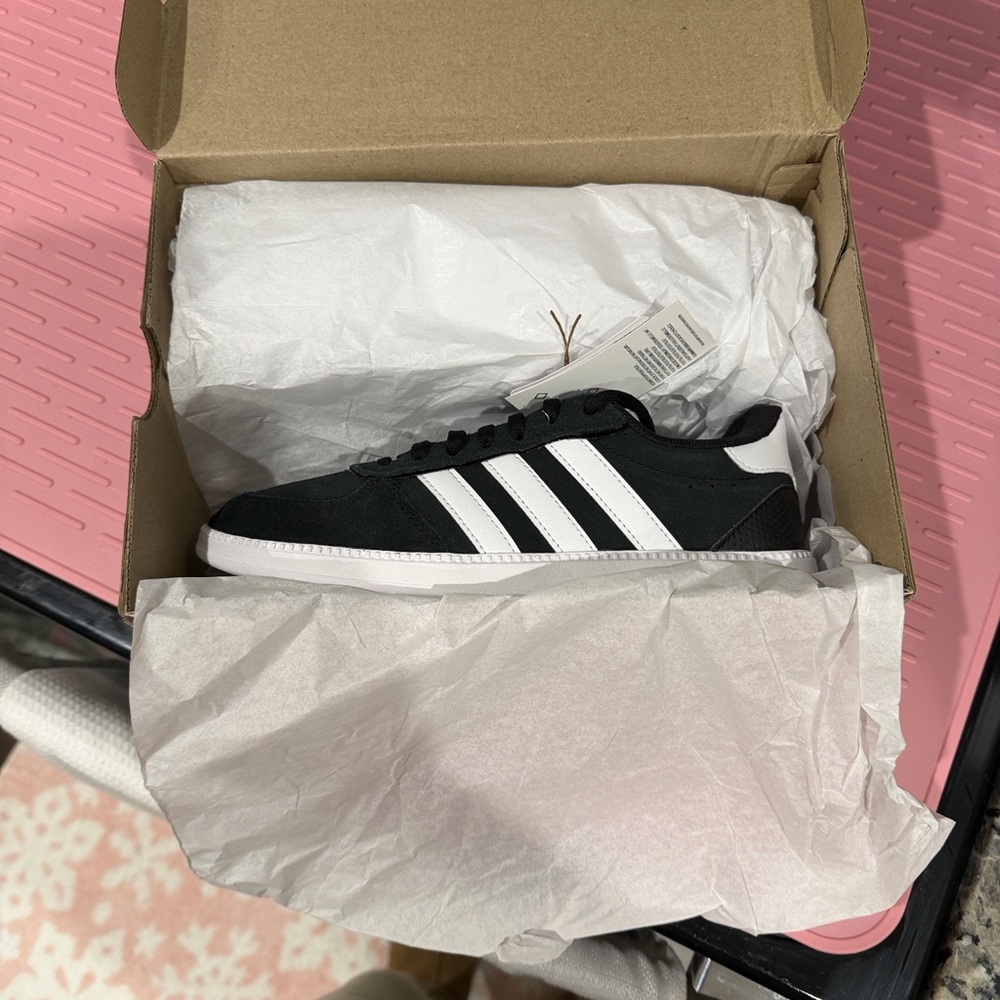 NWT Adidas Breaknet Sleek Shoes - Black and White